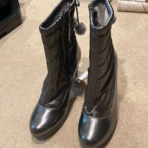 Anne Klein Sport Waterproof Boots, XHale, Faux Fur 8 1/2 M, Like New
